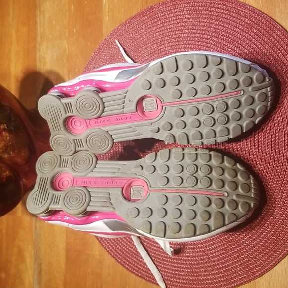Nike Shox. Size 6.5 - Picture 8 of 11